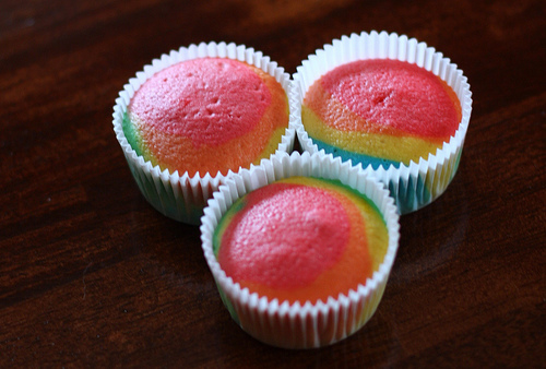 How to bake Rainbow Cupcakes