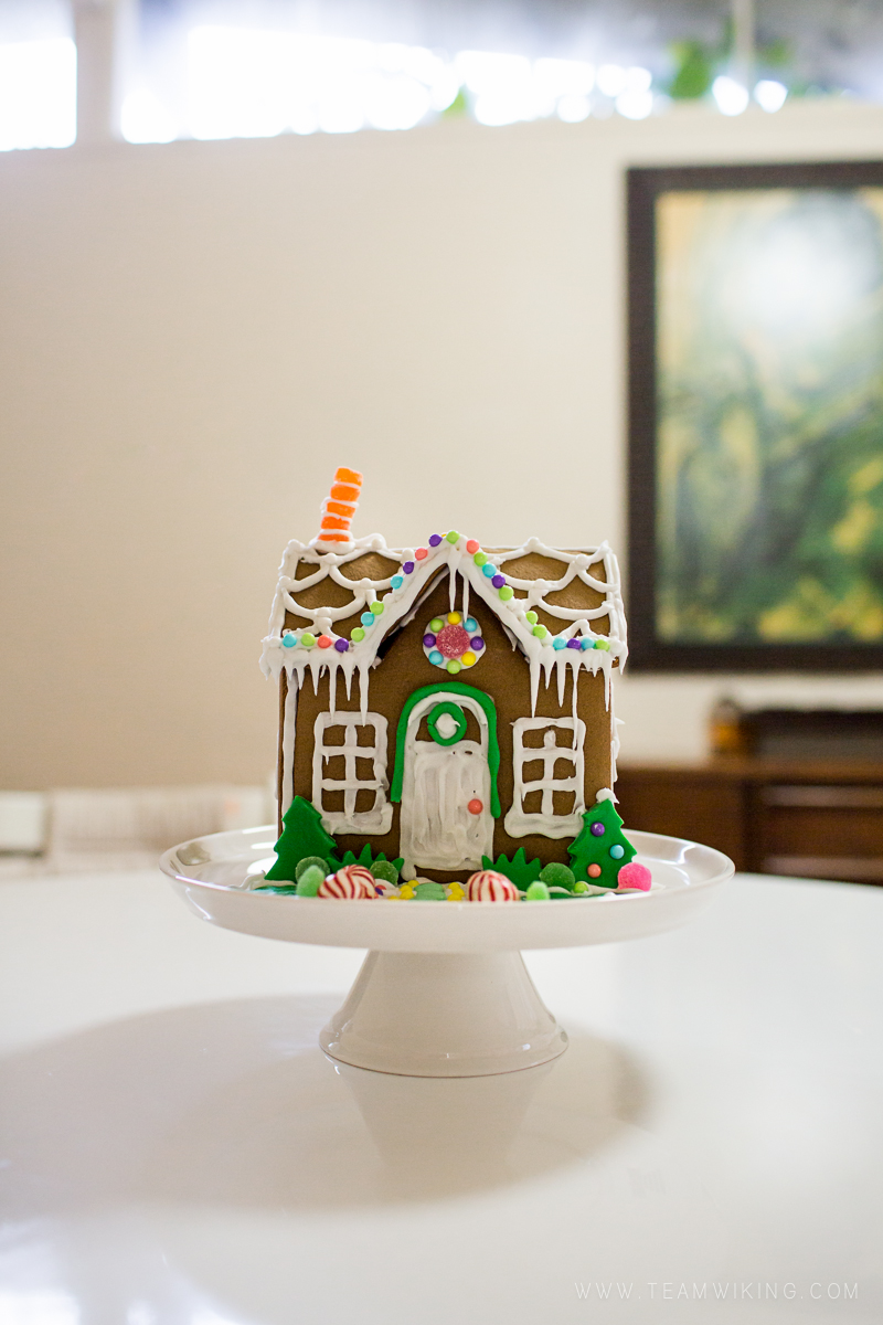 team-wiking-gingerbread-house-12