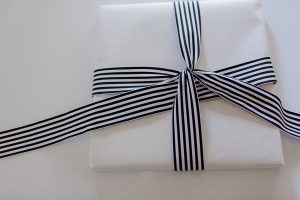 How to tie a perfect bow. Perfect for easy opening a gift without having to pick at knots!