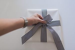 How to tie a perfect bow. Perfect for easy opening a gift without having to pick at knots!