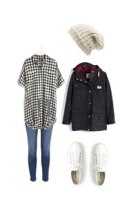 An outfit for glamping in winter. Includes full packing list. 20 items, 10+ days/outfits, 1 carry on suitcase. #travellight #packingtips #traveltips