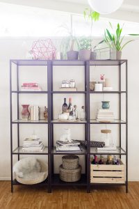 Easy steps to style a shelf (the BEFORE), featuring my Ikea Vittsjö shelves.