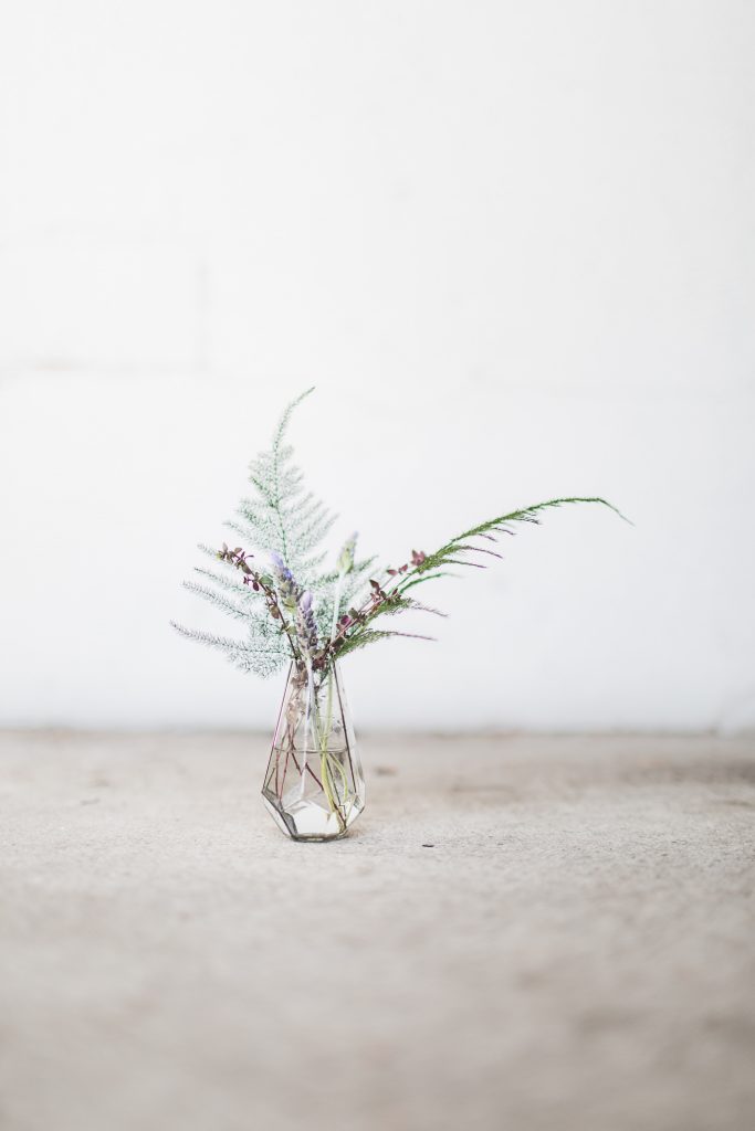 Foraged florals, tips for creating a flower arrangement from your yard.