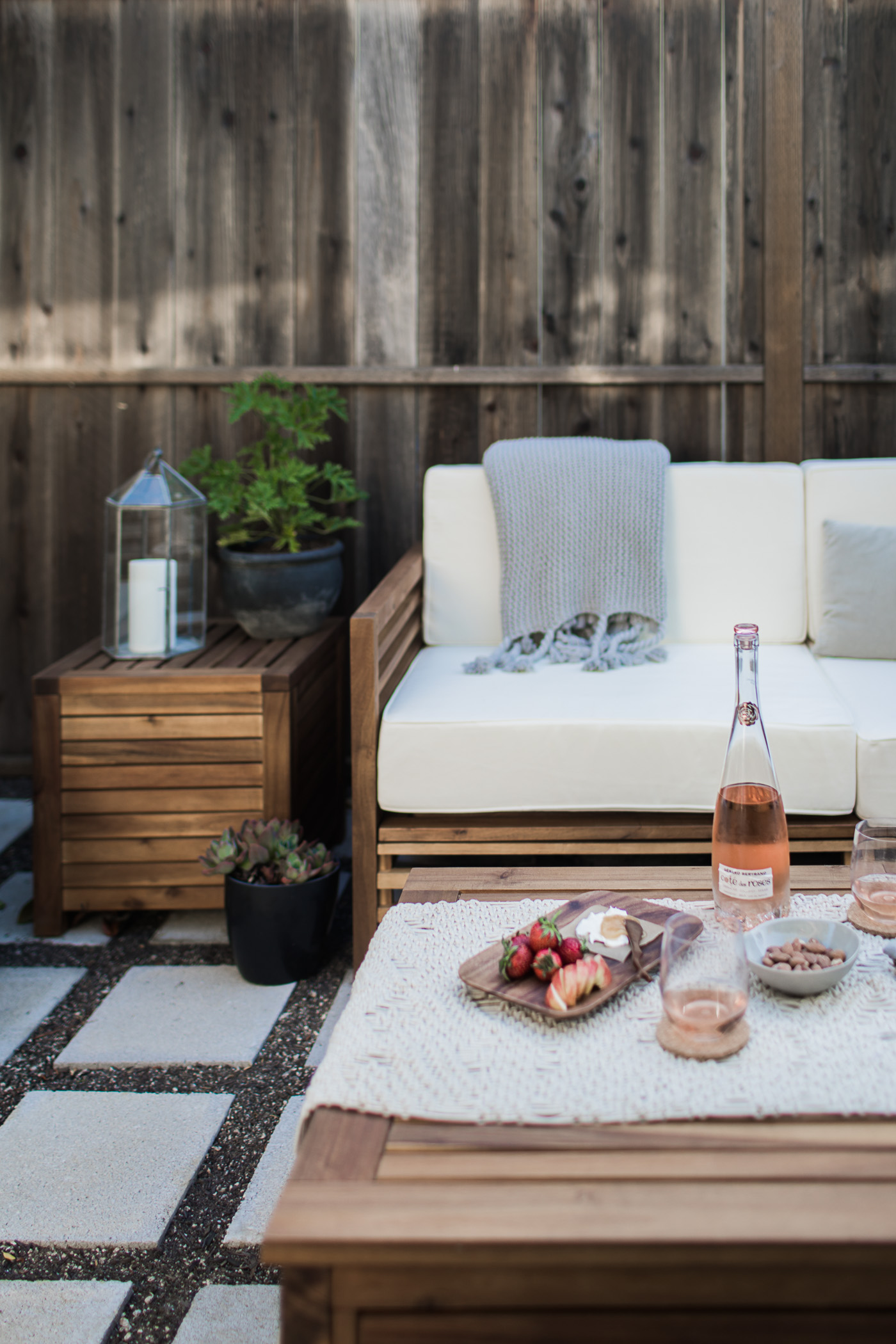 A modern-tropical California outdoor living Room.