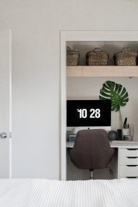 5 easy tips for a small space office - from my closet office tour
