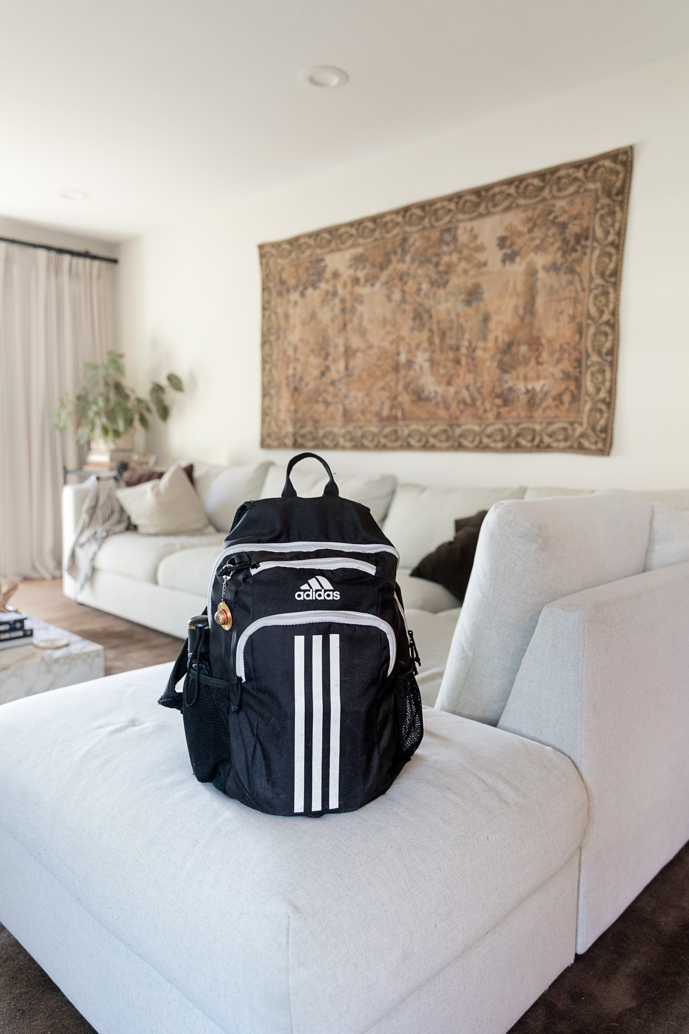 Minimal Parenting: Keeping Backpacks Tidy